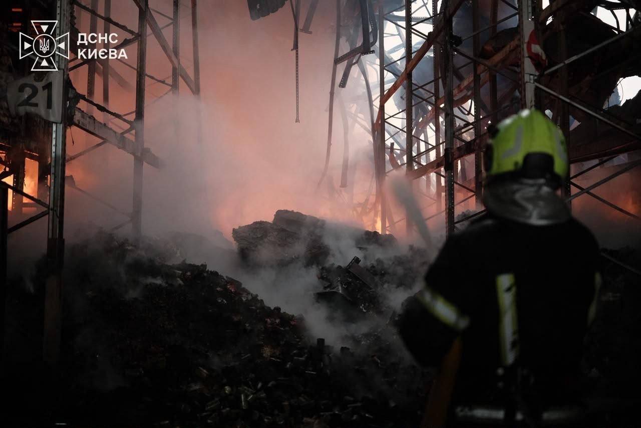 Под огнем "Эпицентр", ROZETKA и "Новая почта": что известно об ударе РФ по Киеву и области